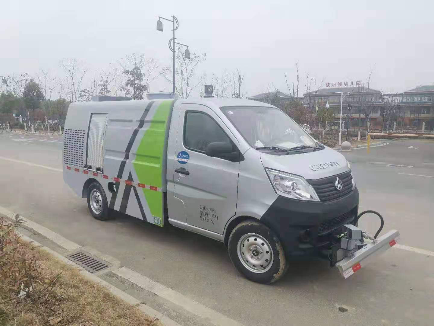 路面清洗车